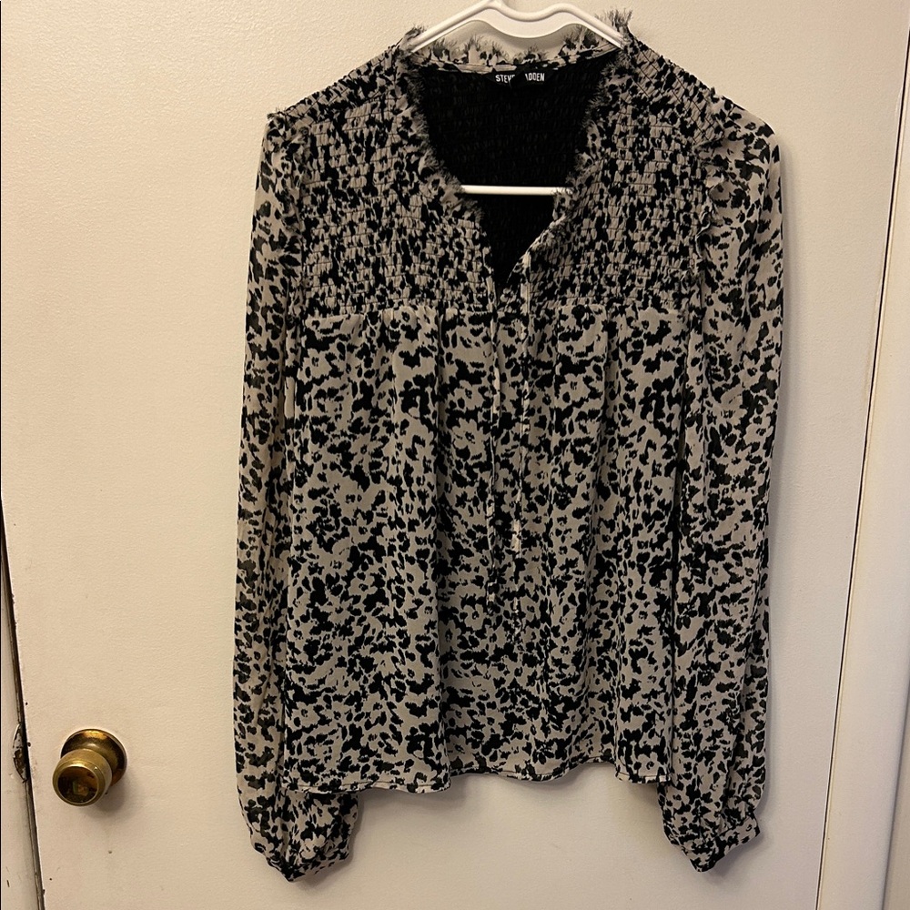 Steve Madden Grey/Black Top Large
